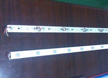 采用线槽简易的安装条